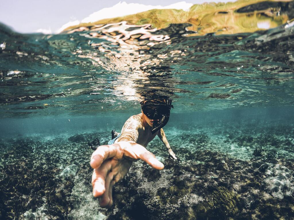 man do snorkel in isla mujeres