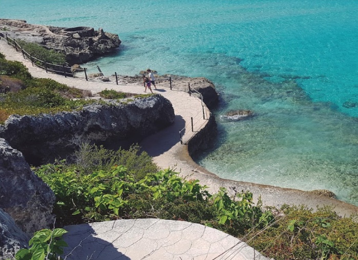 how to get to punta sur in isla mujeres