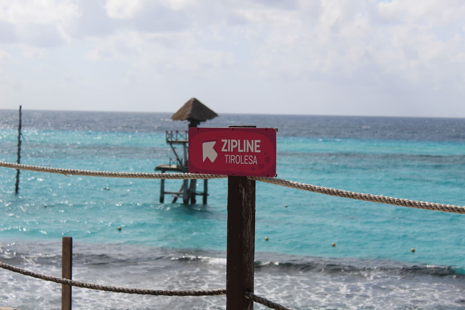 zipline-in-garrafon-park