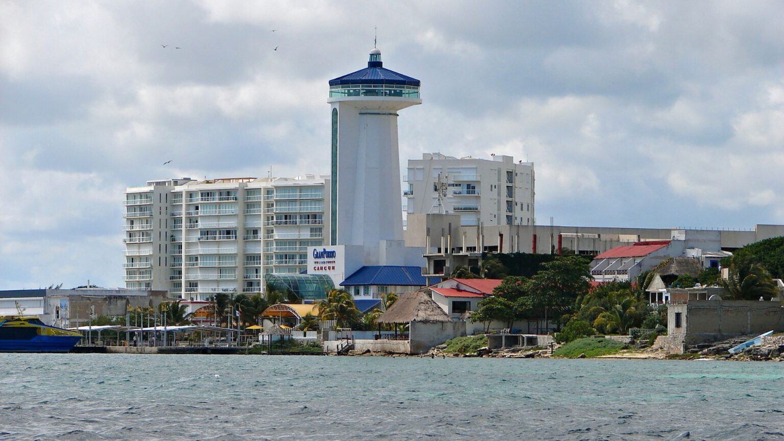 This ferry to Isla Mujeres takes you to the best tour Garrafon Park | Blog