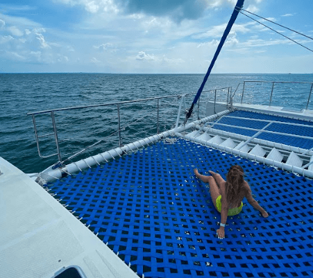 tour de catamaran en cancun isla mujeres
